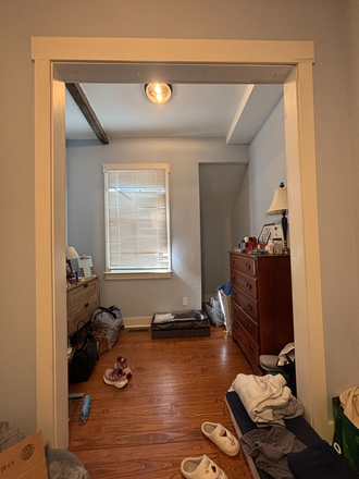 Bedroom Nook - Room Sublease, House near campus