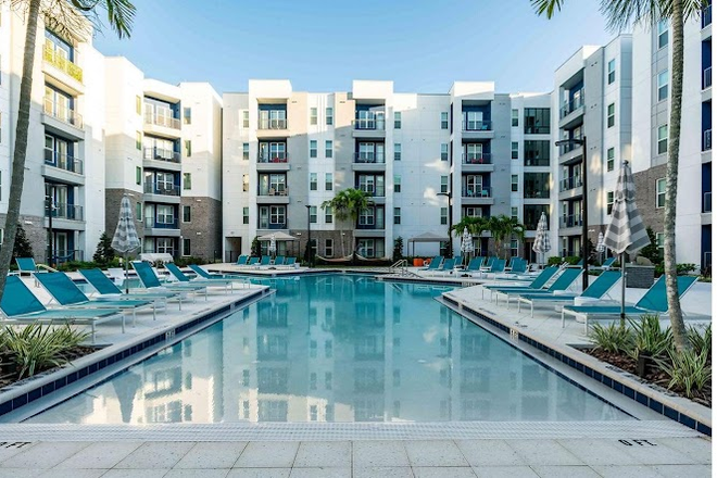 Pool - Union on Fletcher Apartments
