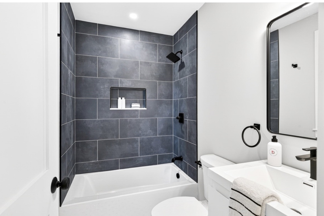 bathroom - 2bed 2bath Apartments