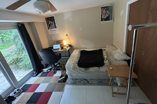 Bedroom - 148 Logtown Road townhouse (On bus route 30 and 45).