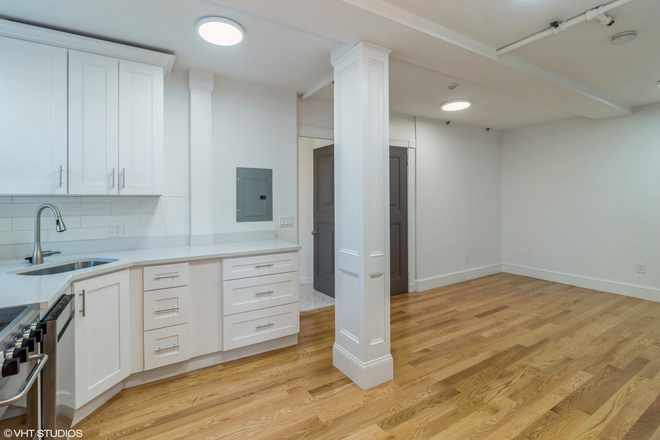 a - Doorman building in Symphony Apartments