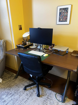 Workstation setup. I can provide you the monitor if needed - **Summet 2026 sublet May-August** 29 Garden st 2b2b fully furnished, 10min to Harvard campus Apartments