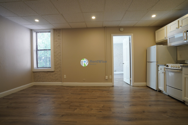 1 - AVAIL NOW-Gorgeous Allston 1 bed, H/HW inc. Cat ok. NO FEE! Apartments