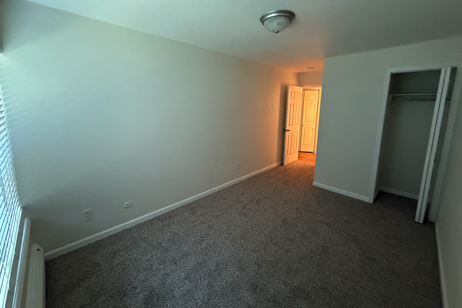 Bedroom for Rent - Two Mile Creek