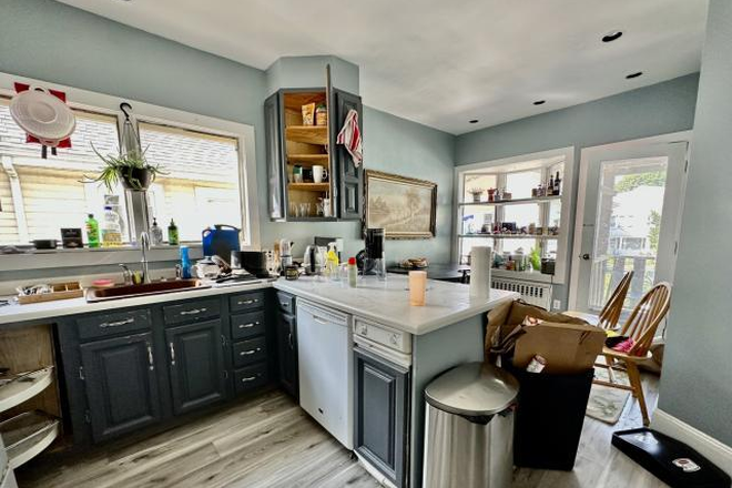 Kitchen - Room For Sublet Apartments