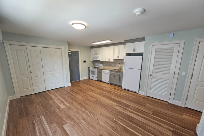 Kitchen and Living area - Center East