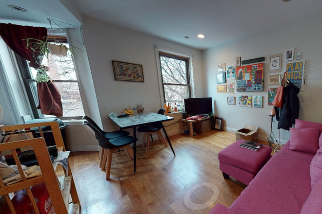108 Hammond #2 - [South end] 3 beds /1 bath w/ modern appliances [Near NEU]