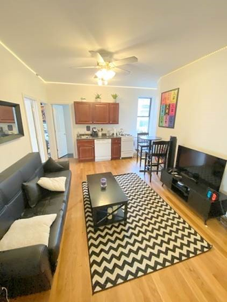 3 Bedroom Apartment on Westland Ave. - NO Broker's Fee!!  -  Avail 9/1 - Spacious Awesome 3 BR on Westland Ave.
