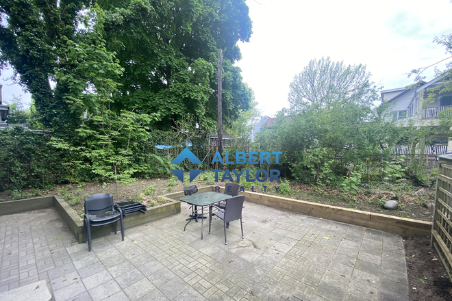 Patio - Large 5 Bed 2 Bath on Norfolk Street!!