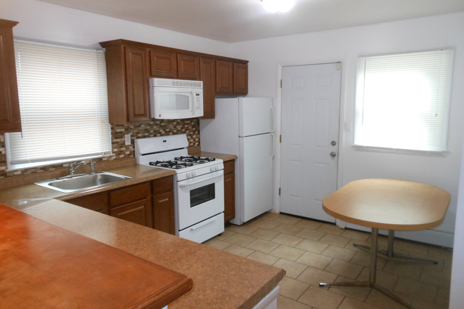 Kitchen 2 - Duncan Road - 6 Bedroom - Available As of January 10th, 2026 House