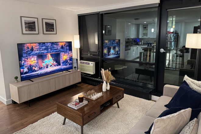 Living Room - 1BR Soldiers Field Park Apartment (on HBS campus, Cambridge)