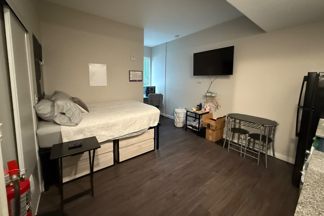 Studio main area - Midtown Apartments