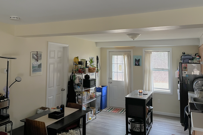 Kitchen - 6 Miles from Campus - 2 Bed/1 Bath Apartment with Heat Included