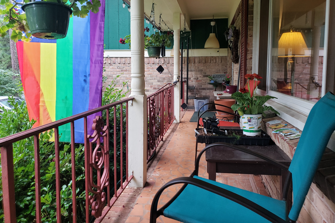 Front porch - nice to sit anytime - Come Share Our Wonderful Home!