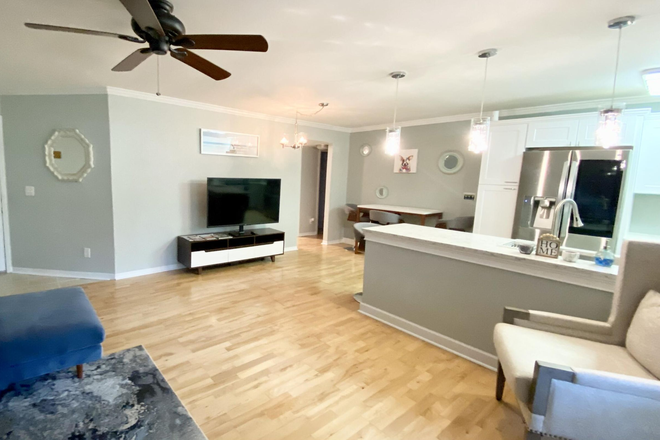 Living area - Mount Pleasant Towne Center Condo