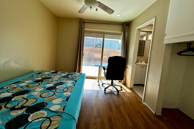 Bedroom - Recently Renovated Rental for UCR Students and Faculty - 5 min drive or 15 min walk to UCR! Townhome