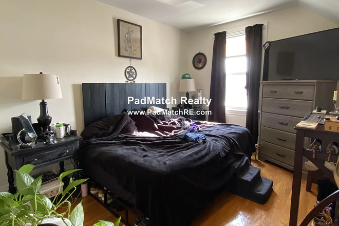 The room being sublet (not furnished as depicted) - Apartment Summer Subletting