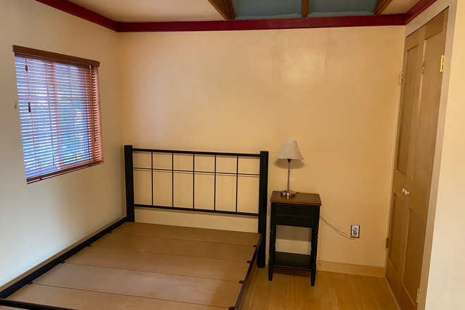 bedroom - Studio Apt near Downtown Denver, Auraria Campus, Regis Univ.