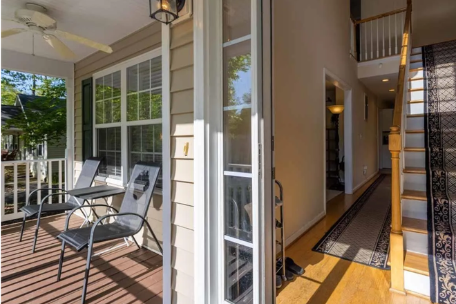 main entrance - Room w/ private bathroom in spacious lake house (all utilities included)