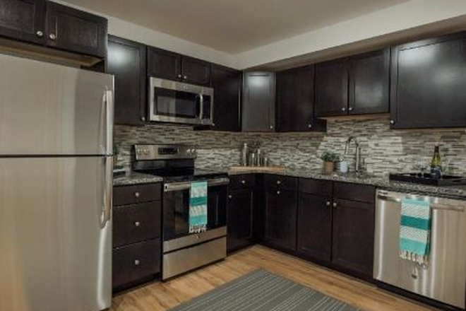 Kitchen - 34th & Spring Garden - 3 BD 3 BR Free Laundry, Free  Wifi Apartments