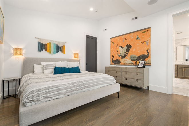 Photo - Luxury Townhouse, Premier Red Line Access