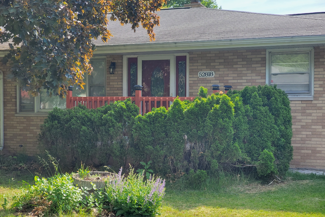 Front porch - Room in House in Quiet Neighborhood. Professional and Respectful Roommates.