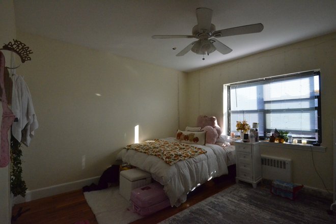 3 Bedroom at 108 Longwood Ave. - NO Broker's Fee!!  -  Avail 9/1 - Updated 3 Bedroom Apartment on Longwood Avenue