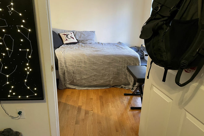 . - Front facing 1-bed on Symphony Rd. Contact Will McGowan 617.512.5822 Apartments