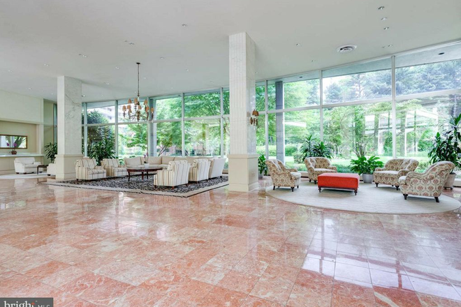 Lobby - Fully Furnished Large Studio Unit - Walking Distance to AU Campus Condo