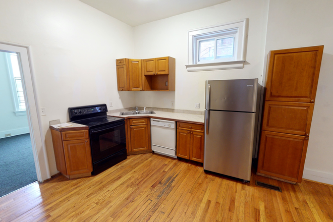 Kitchen - 2431 Vine St House