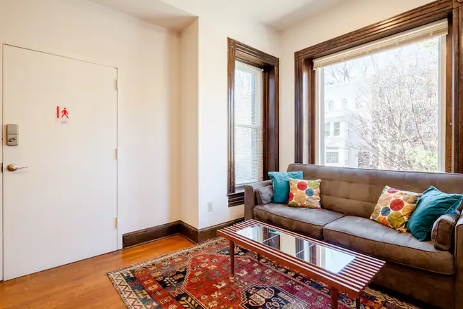 living room w amazing natural light - 3 Queen Beds in Fully Furnished 2BR/1BA Move-In Ready w/ Monthly Cleaning