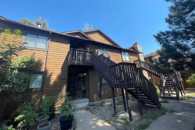 1 - AVAILABLE 6/5: 6207 Willow Ln