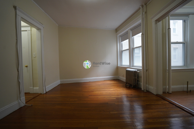 1 - SEPT 2026〡Huge Fenway 1 bed〡H/HW inc.〡Easy D-Line〡Cats OK〡No Fee! Apartments