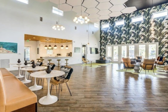 Resident center with kitchen and free coffee - Cabana Beach Apartments