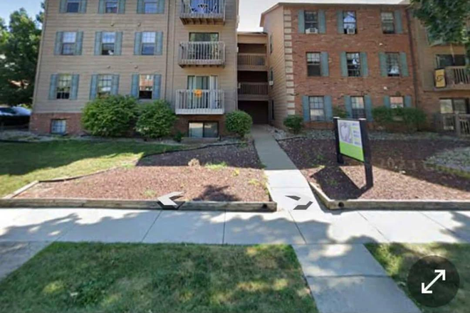 Apartment building - Collegiate Community Apartment for Re-let