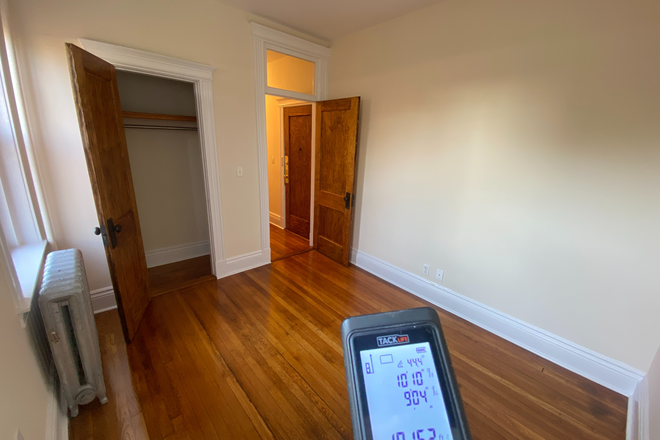 Bedroom - NO FEE Excellent Park Drive 1 bed with laundry, bike storage, HT/HW incl! Prof. managed. Ref #1685 Apartments