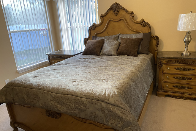 Bedroom - Clean and comfortable room in Oviedo for a female roommate House