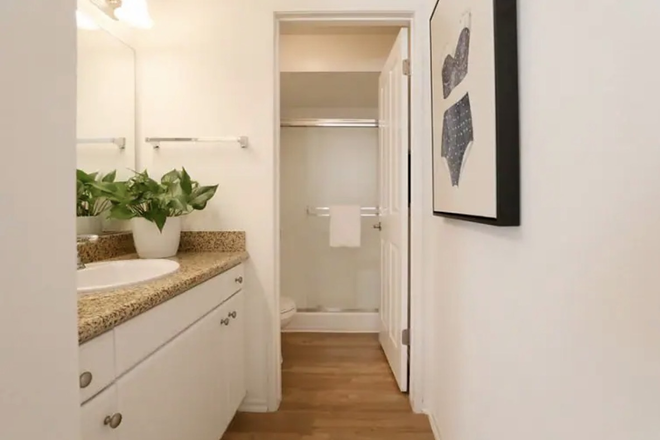 Bathroom - Baywood Irvine Company Apartments