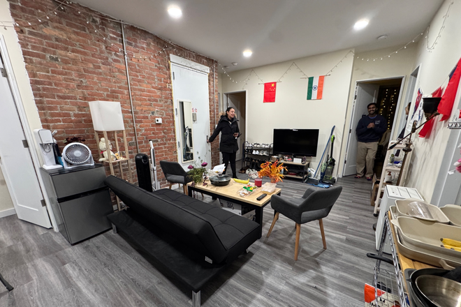 . - Amazing 5 Bed 2 BA on Cortes St- Avail 9/1