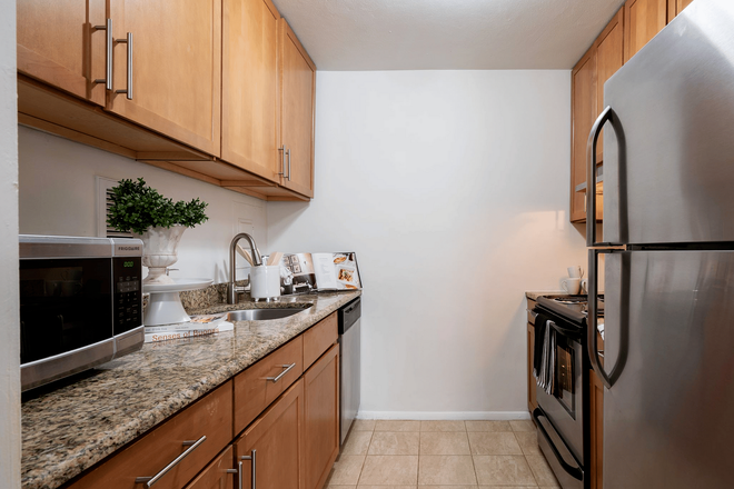 Photo - Rosemont Plaza Apartments