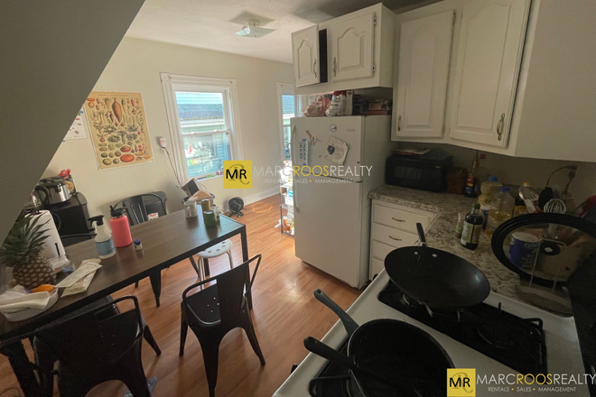 Call NOW for showings! 617-236-8600 - FAIRMOUNT ST - LRG TOP FLR 5BR NEAR TUFTS *AVAIL 6/1/2026* W/ LNDRY IN BLDNG, DW, TNDM PRKNG INC! Apartments