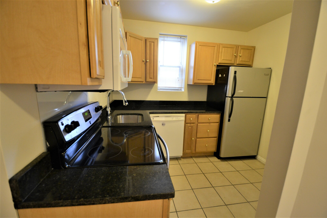 Kitchen - 2 Separate Bedrooms Eat in Kitchen in Haviland St 9/1/26 Apartments