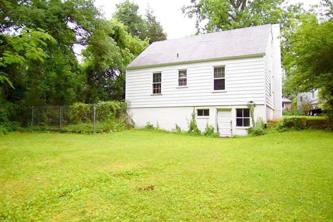 Back Yard - 1523 Broad Ave. House