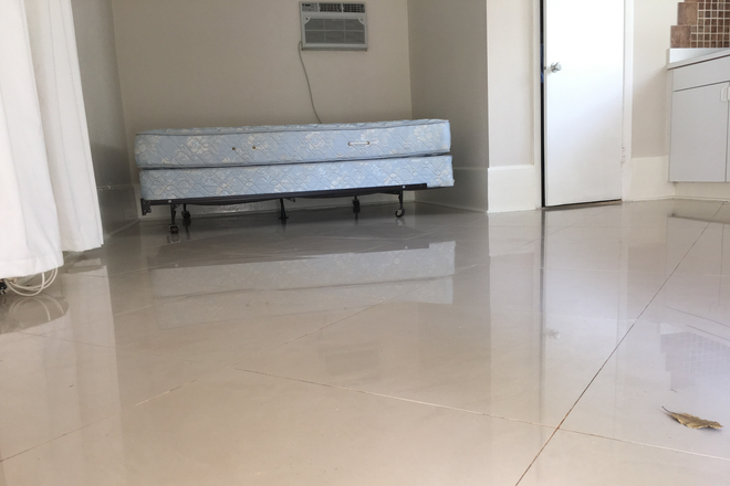 inside - Cottage/Studio Apartments