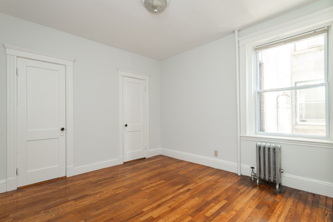 visit hubrealtyproperties.com - Spacious studio, on the T and close to schools Apartments