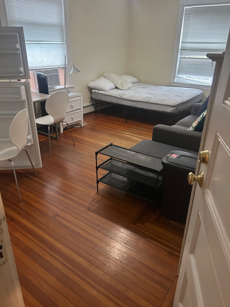 Main living area - Fabulous quiet building near campus Apartments