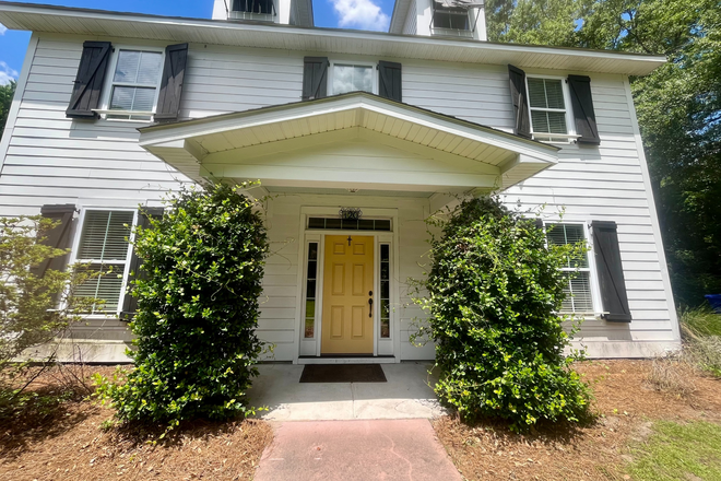 Front - Great 3 bed 2.5 bath just over the West Ashley Bridge, 5 minutes from MUSC