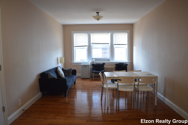 Living Room - Classic Apartment Available Near Cleveland Circle/BC Campus! In-Unit W/D, Heat/HW Included!