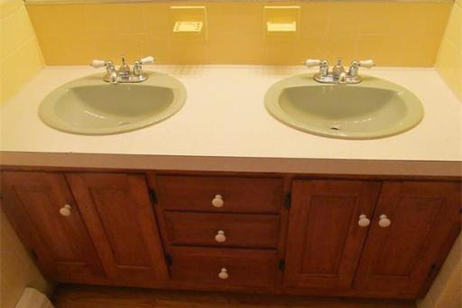 Bathroom - Beautiful & comfortable house in nice neighborhood