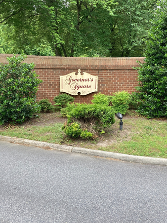 entrance to complex - 3 Bedroom, 2 full bath unit in handy Governor's Square complex Condo